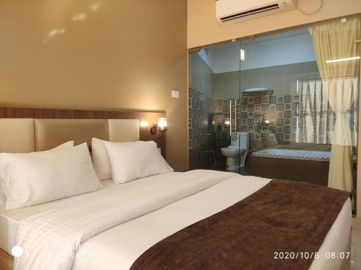 The Pearl Hotel Puri Exterior photo