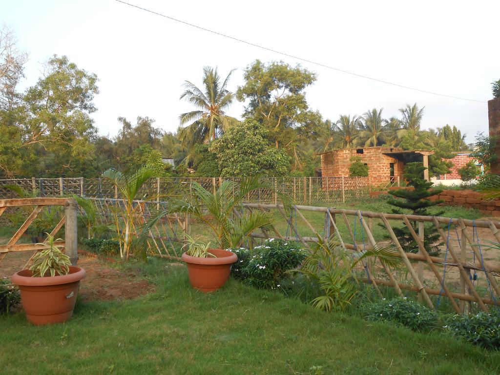 The Pearl Hotel Puri Exterior photo