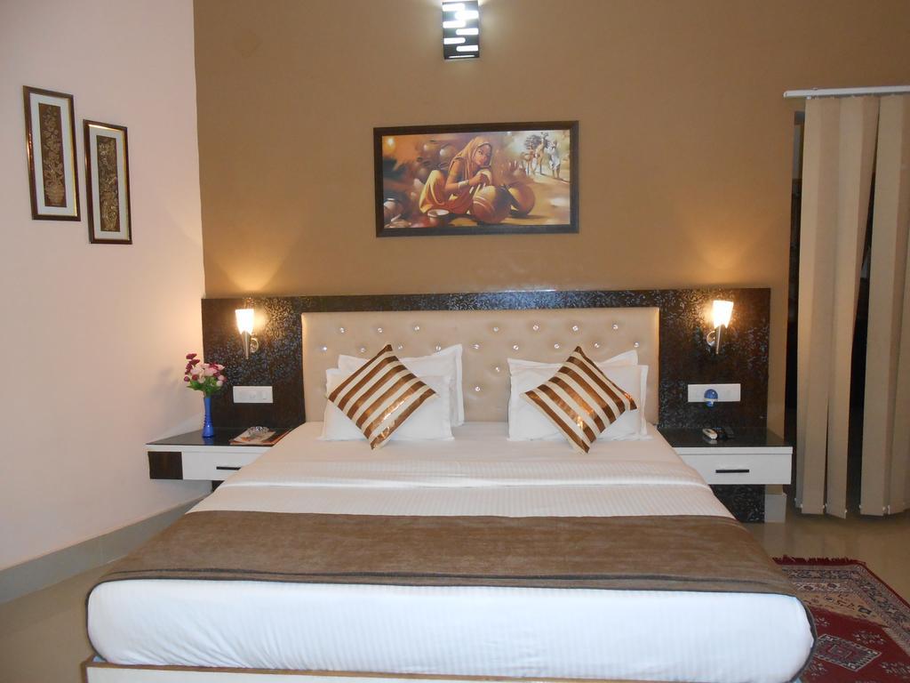 The Pearl Hotel Puri Exterior photo