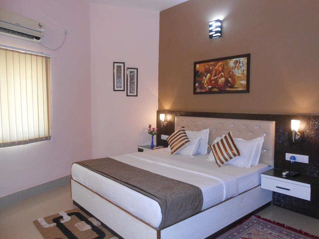 The Pearl Hotel Puri Exterior photo