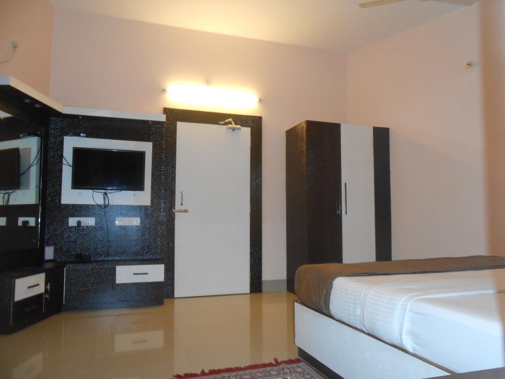 The Pearl Hotel Puri Exterior photo